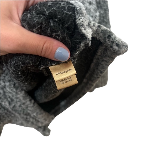 TRUE GRIT • The Original Frosty Tipped Pile 1/2 Zip Pullover - Picture 2 of 6